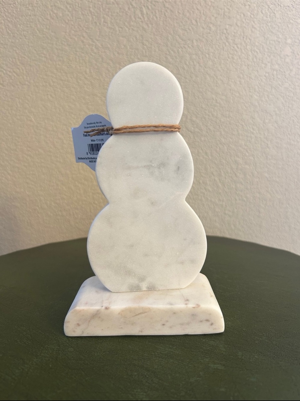Marble New Holiday Snowman
Figurine - Warm Minimalist
Decor